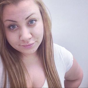 Meet your Posher, Caroline